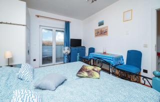 1 Bedroom Lovely Apartment In Barbariga - Barbariga - 7