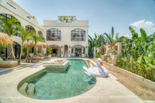 Coco Resident Living 1BR Luxurious Apartment A4 - Canggu - 8