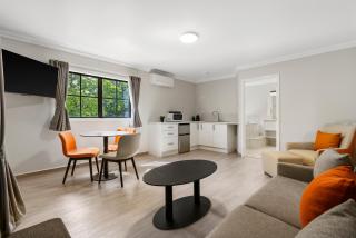 Stay 280 & Stay 284 Rotorua - Refurbished Modern Accommodation - 7