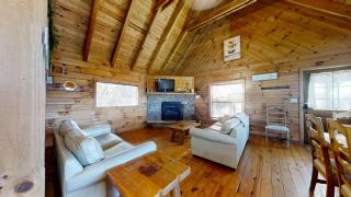 Adelaide's Den cabin - 7