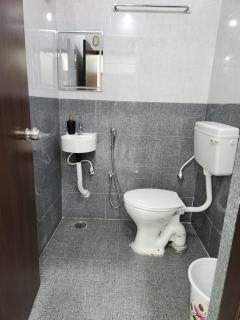 Just Launched Cute Studio 2 BHK Flats in Kondapur Near Botanical Garden & Sarath City Capital Mall - Kondapur - 9