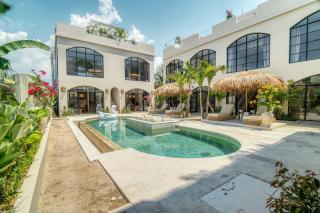 Coco Residential Living 1BR Luxurious Apartment A8 - Canggu - 0