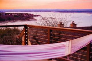 Hilltop Lakeview Hideaway- 2BR 2BATH with romantic sunsets - Canyon Lake - 8