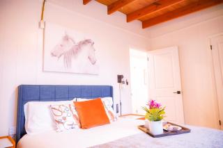 Hilltop Lakeview Hideaway- 2BR 2BATH with romantic sunsets - 3