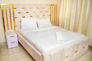 Honey Suite Two Bedroom Master & Suite Apartments - Nairobi - 3