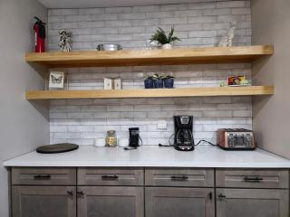 Msg for 5 percent off Glendale Casa Pool Yard 3 Bed 2 Bath - Glendale - 1