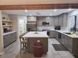 Msg for 5 percent off Glendale Casa Pool Yard 3 Bed 2 Bath - Glendale - 2