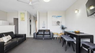 Ocean Parade 9 - Cafes, Stroll to beach, BBQ, Pool - Coffs Harbour - 3