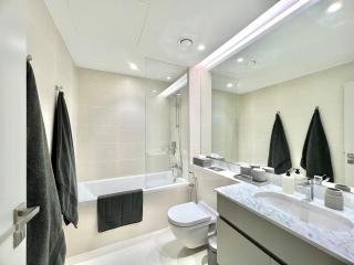 50 Shades of Grey Luxury Apartment near Beach - 7