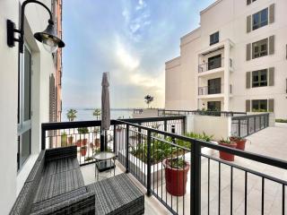 50 Shades of Grey Luxury Apartment near Beach - 0