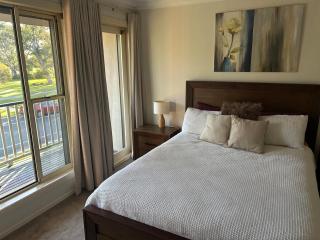 Cosy and convenient in Lynbrook - Lyndhurst - 1