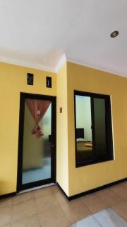 Wukirmas Homestay - Batu - 9