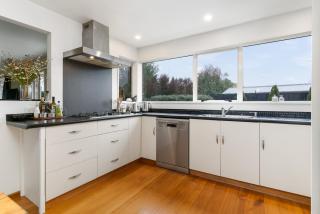 Christchurch Home away from home - 9