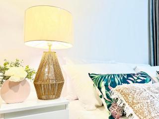 Skyline Retreat 3-Bedroom with Pool, Sauna, Gym and Parking - 2