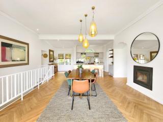 Hout Bay Family Home Pool Sauna Mountain Views - 1