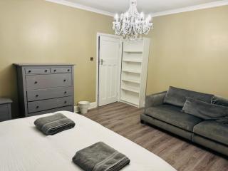 Elegant 5 Bed house Free parking Free WiFi - Shirley - 7