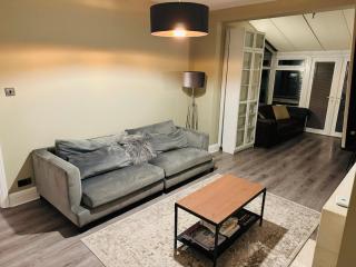 Elegant 5 Bed house Free parking Free WiFi - Shirley - 8