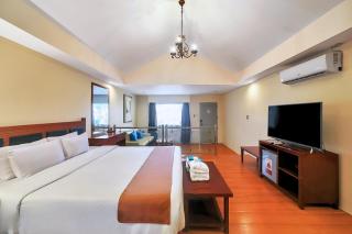 Whiterock Beach Hotel and Waterpark - Subic - 5