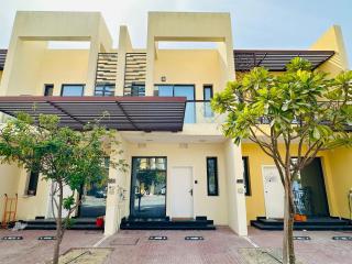Spacious 3bhk villa townhouse in Dubai - Dubai - 1