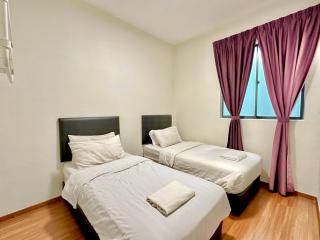 Amerin Suites -- Cozy Skyline City View Home - by Cowidea - Seri Kembangan - 4