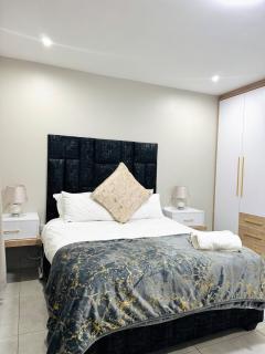 Zaidi Luxury Home - 8