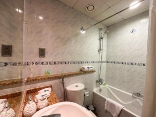 Higuest - Lake-view Studio in JLT - 3