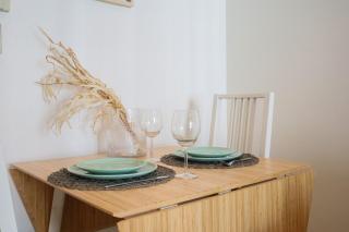 Higuest - Lake-view Studio in JLT - 1