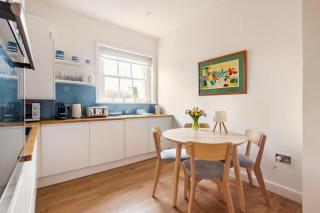 Nordic Regency Apartment - Cheltenham - 3