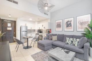 Pleasing 1-Bedroom for 4 in JVC for Relaxing Getaway - Dubai - 5
