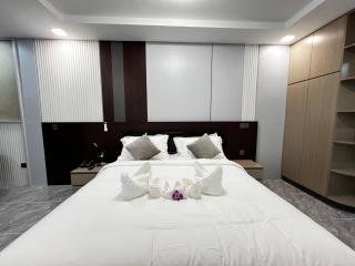 Palace Suite Residence - 3