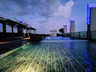 1 minute to the subway entrance Mrt Huai Khwang Most cozy room in this city central The condo has an infinity swimming pool and gym on the top floor - Bangkok - 4