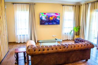 Studio on Basset - 4