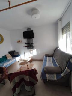 Casa adosada para familia, a pocos metros de la playa - 0