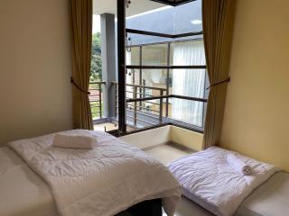 Family Only Cozy Villa on Top of Bandung - De Reiz Iris Syariah 4BR - Ciburial - 3
