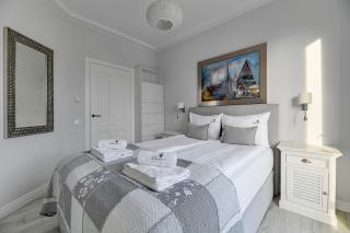 Toskania Light & Spacious Family Stay with parking by Lion Apartments Sopot - 1