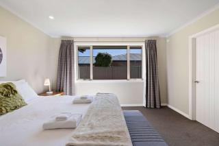 Perfect Cromwell Family Getaway - 1