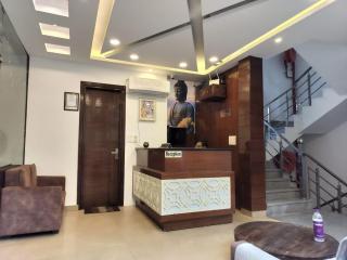 Ima Ganga Hotel - Aesthetic, Quite Mountain View Rooms with netflix, free airport pickup for 7 or more nights booking, Elevator and backup in Upper tapovan - Rishīkesh - 5