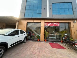 Hotel Sharda Palace - Vrindāvan - 6