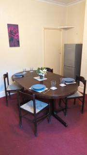 Large double room, Free WiFi & Parking Near M1 - Canklow - 1