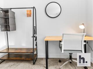 NHS - Hull University - HCC - Renewable Energy - FREE Parking - City Centre - Perfect for Business x3 Units - 2