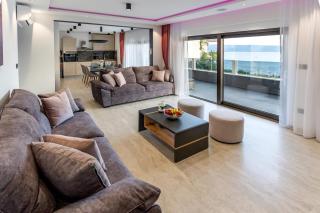 NEW! Luxury Pool Oasis - Exclusive Private Heated Pool - 3