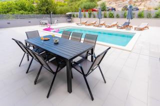 Luxury Apartment Jukić - Saltwater Heated Pool - Dugi Rat - 7