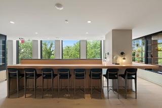 Discover Brooklyn Where Comfort Meets City Vibes - 9