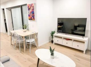 2BR-2BR-1Car-CBD-Pool-Shopping - Canberra - 5