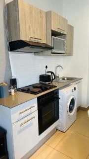 A neat studio apartment in Sandton - 6