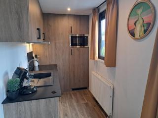 Luxe Chalet met Veranda Tuin en Hottub, Zeeland VP007 - 3