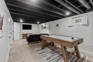 4456 Blue Door Bungalow - 7