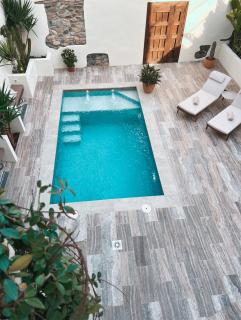 Elysium Luxury Stays - Melegis - 7