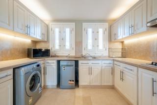 2 Bdr Marina Bliss: A Serene Escape with a View - Hurghada - 9