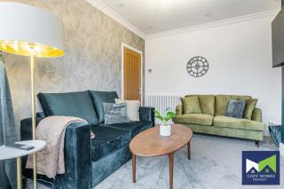 Modern 3 Bed House with Spacious Parking, Garden, Suitable for Families and Contractors, near Solihull, NEC, HS2 - 7